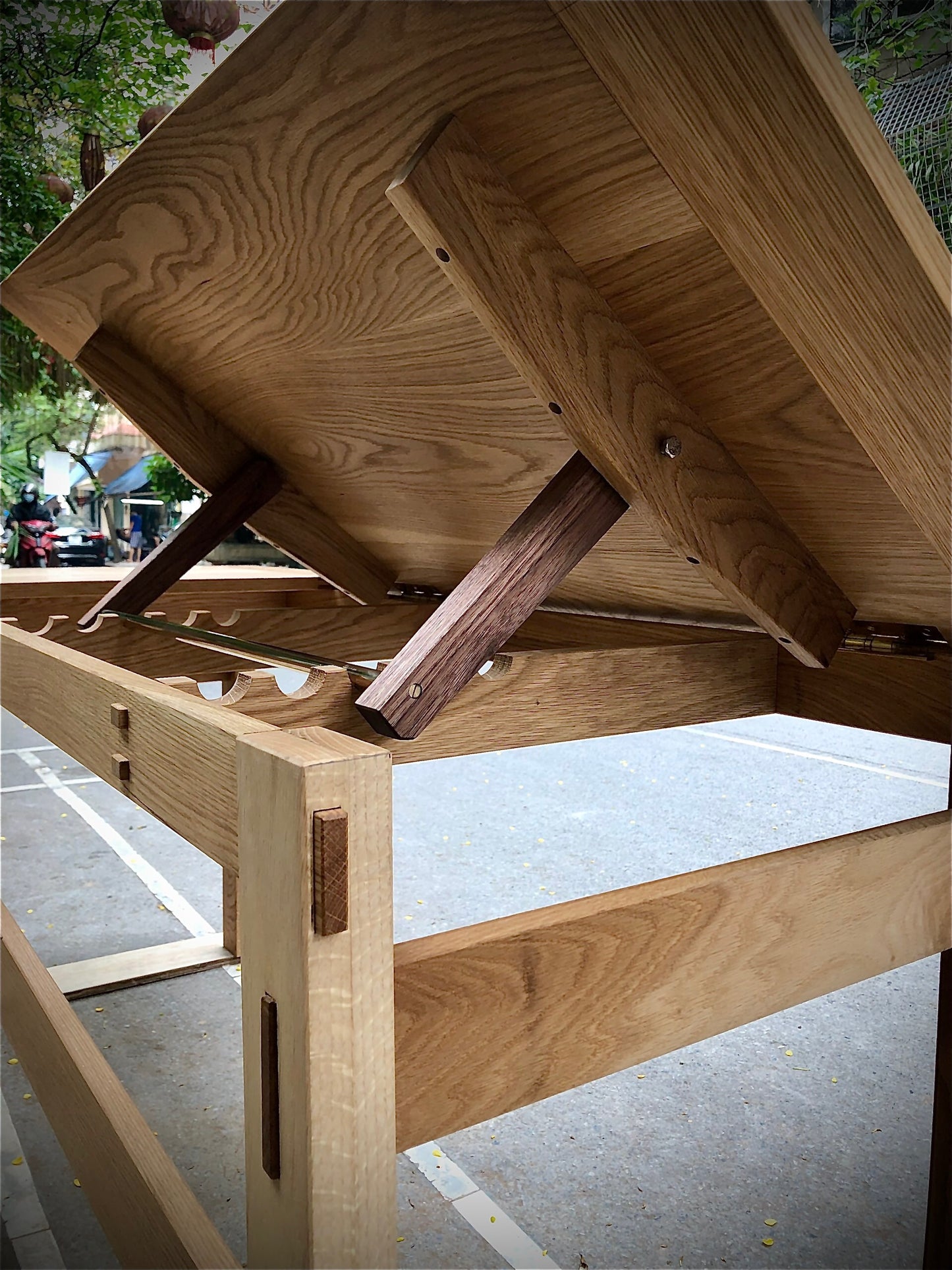 Calligraphy desk